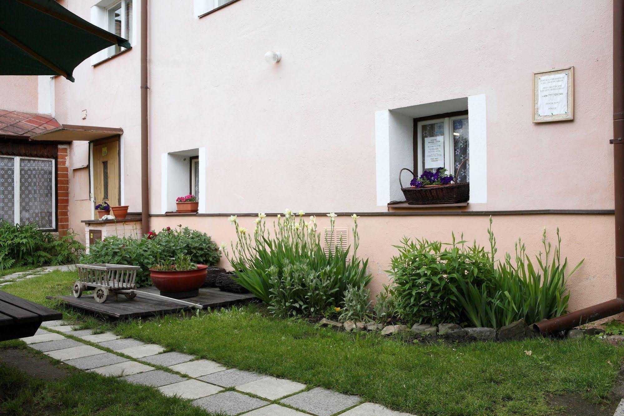 Hostel Havana Cesky Krumlov Exterior photo